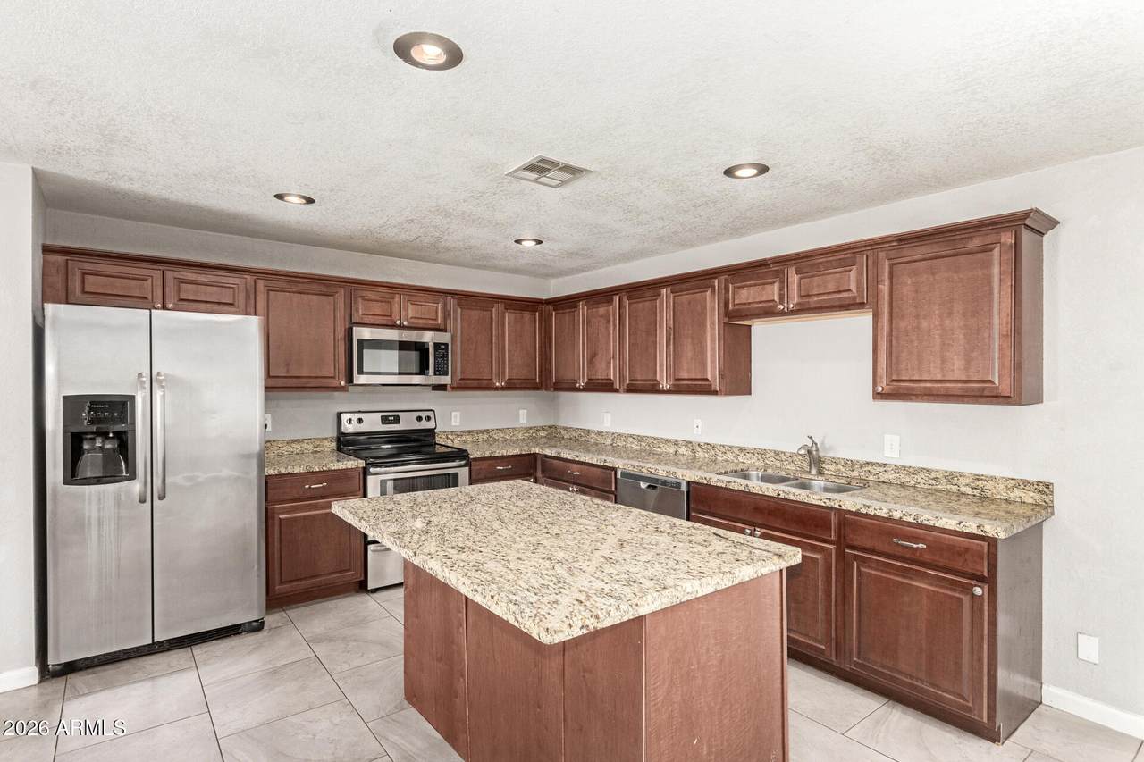 1708 Daffodil Street - Photo 1