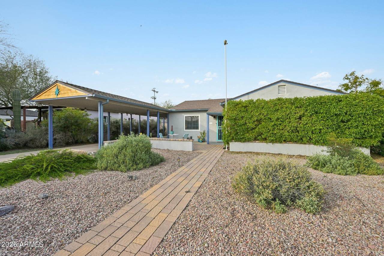 1202 Clarendon Avenue - Photo 1