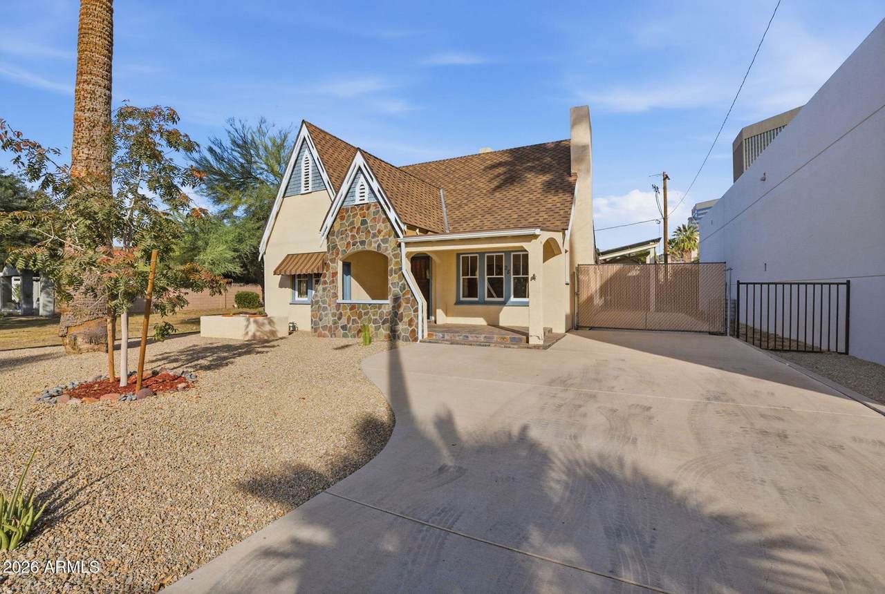 28 Lewis Avenue - Photo 1