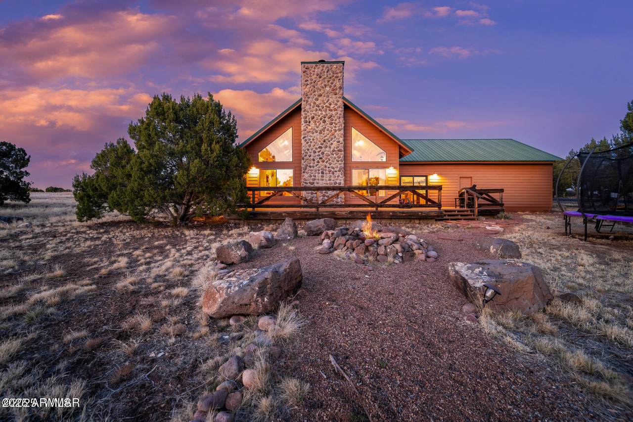 1923 Creekside Circle - Photo 1