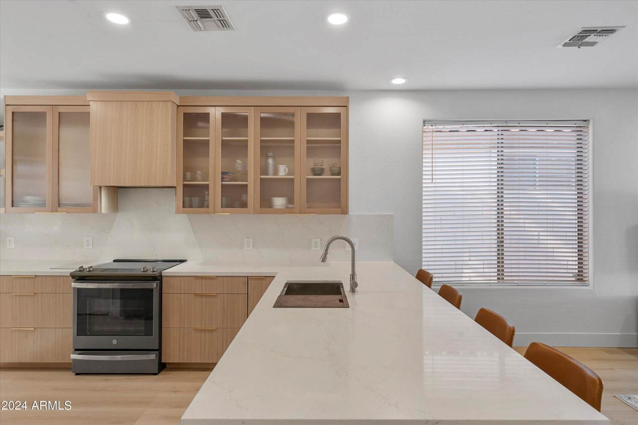 1084 Susan Lane - Photo 1