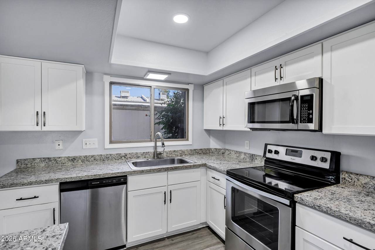 14 Hermosa Drive - Photo 1