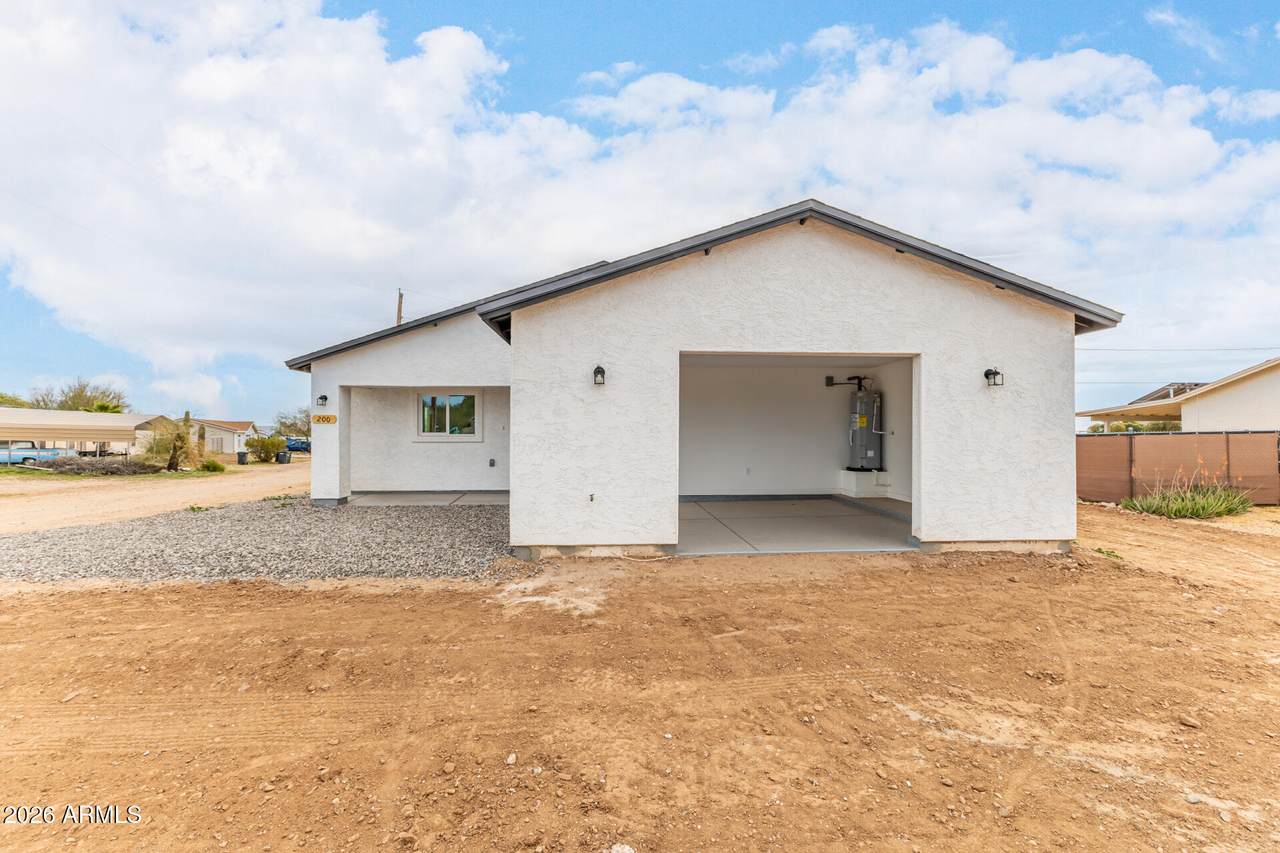 200 Gompers Circle - Photo 1