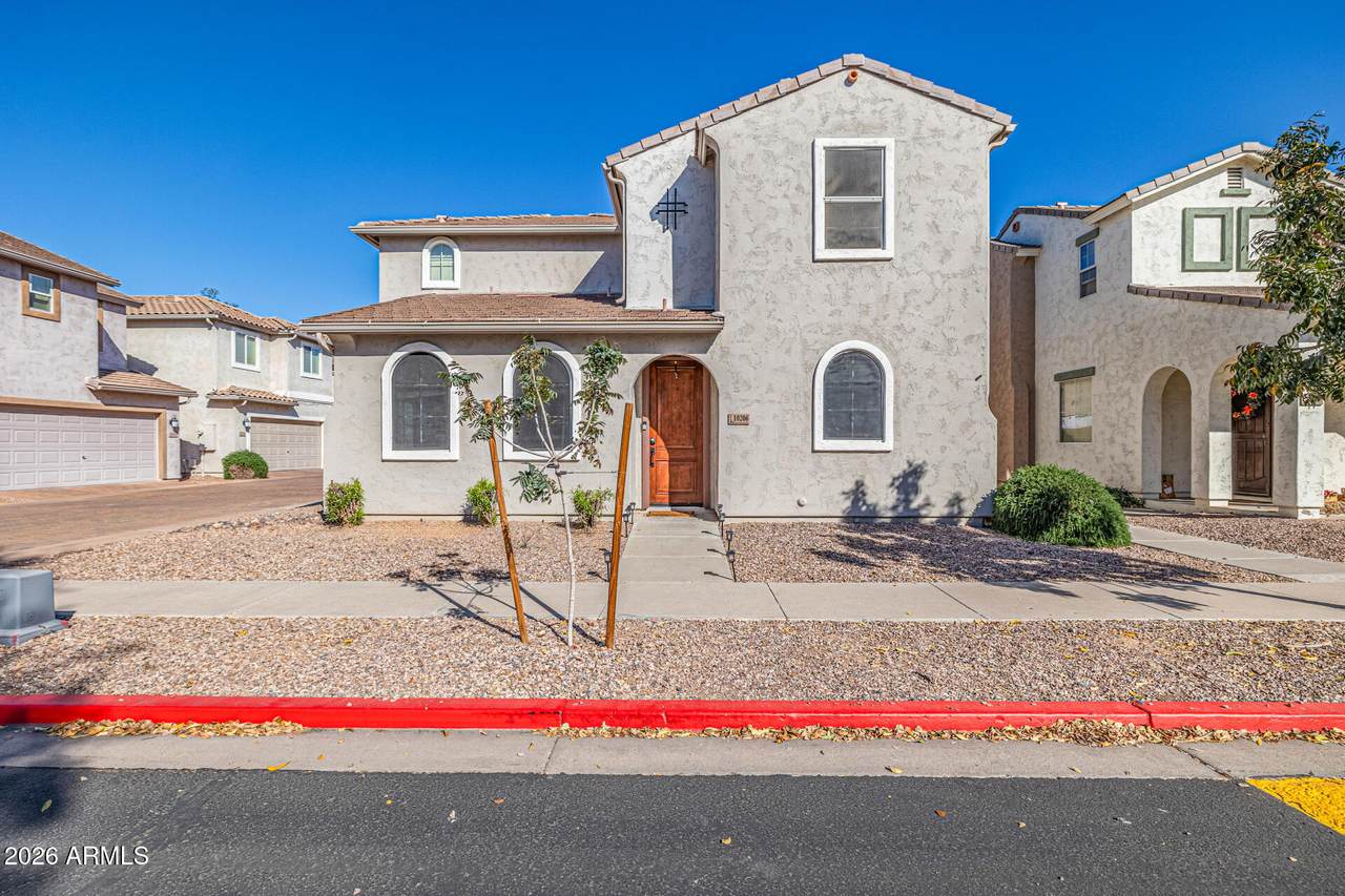 10206 Isleta Avenue - Photo 1