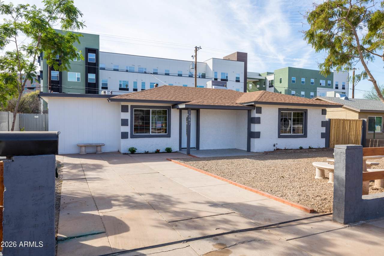 1847 Pinchot Avenue - Photo 1