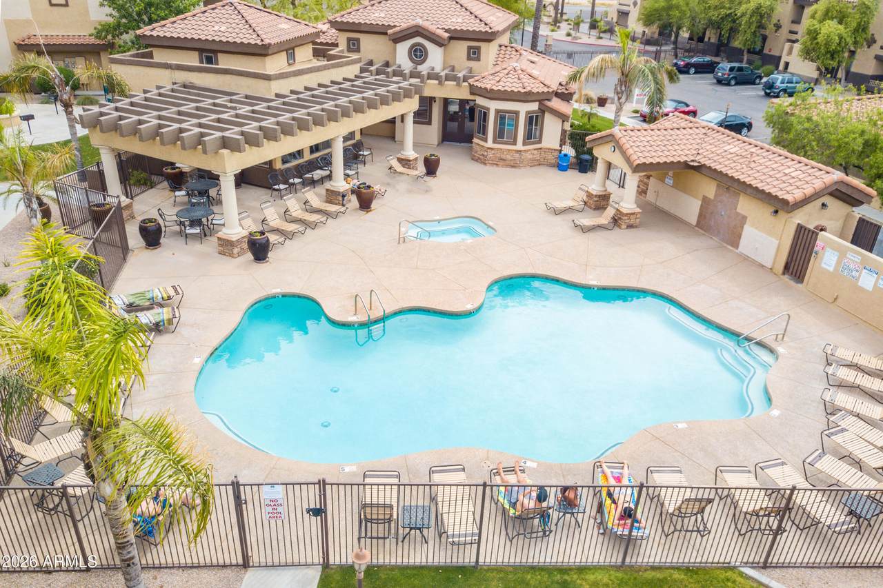 10136 Southern Avenue - Photo 1