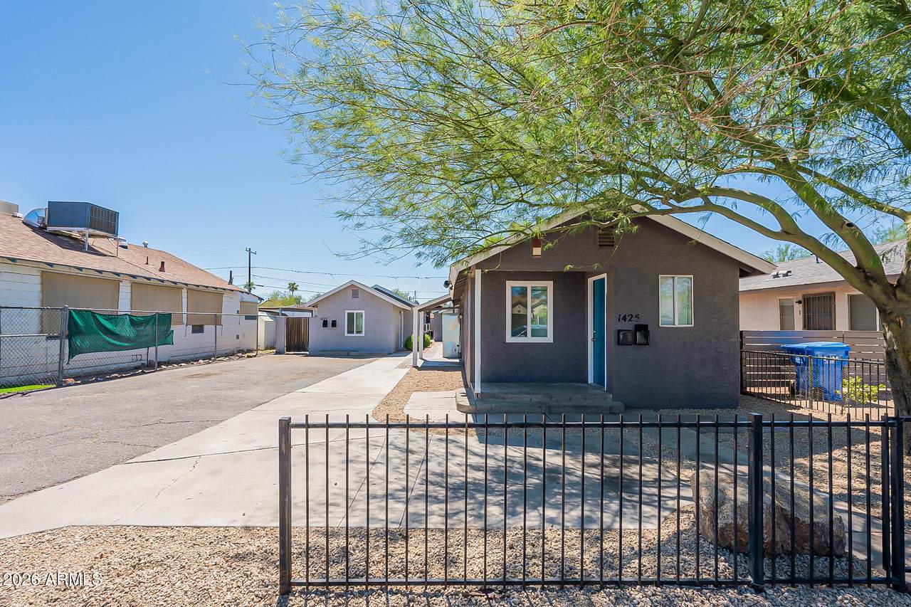 1425 Roosevelt Street - Photo 1