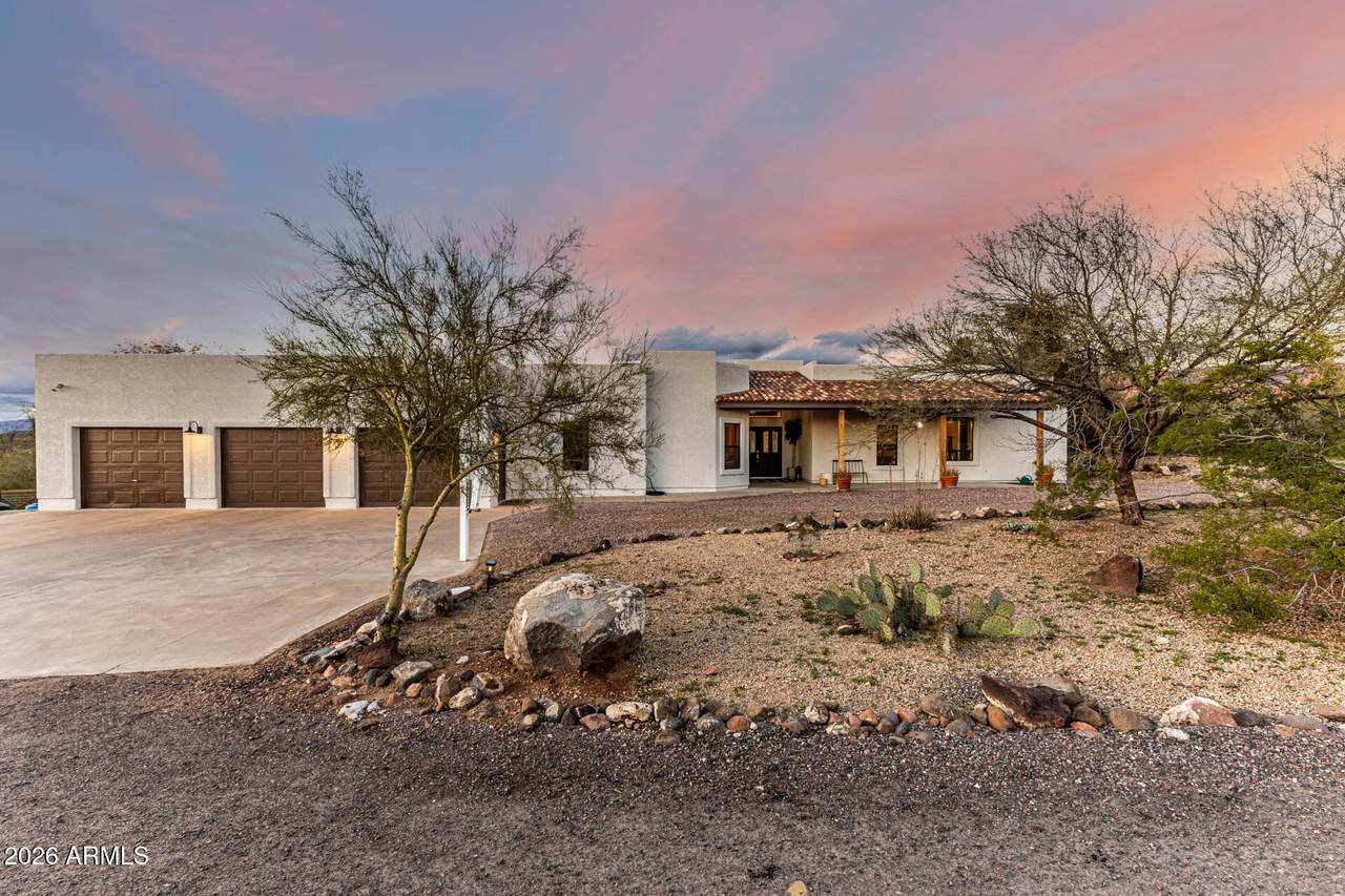 45330 14TH Street - Photo 1