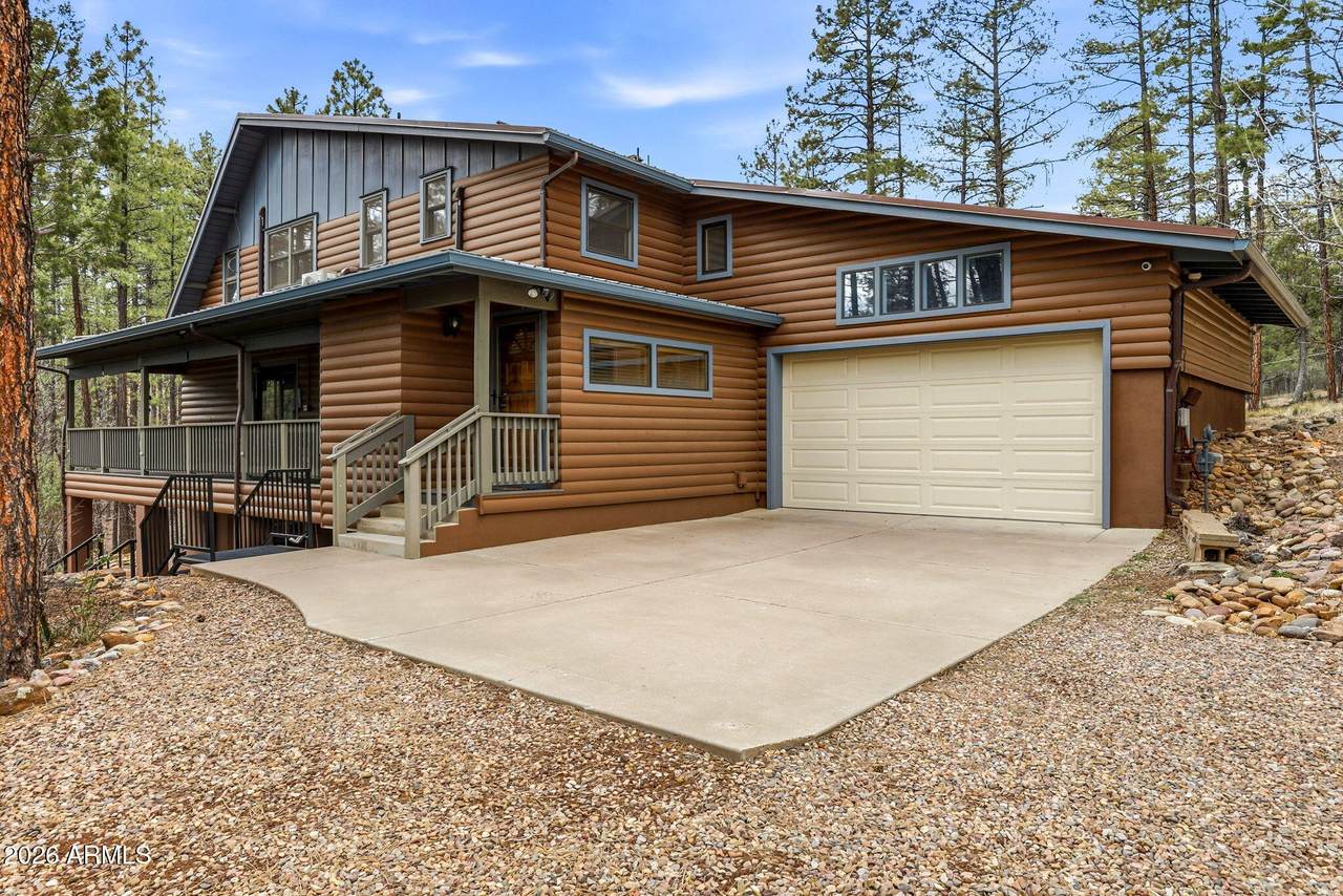 1041 White Tail Drive - Photo 1