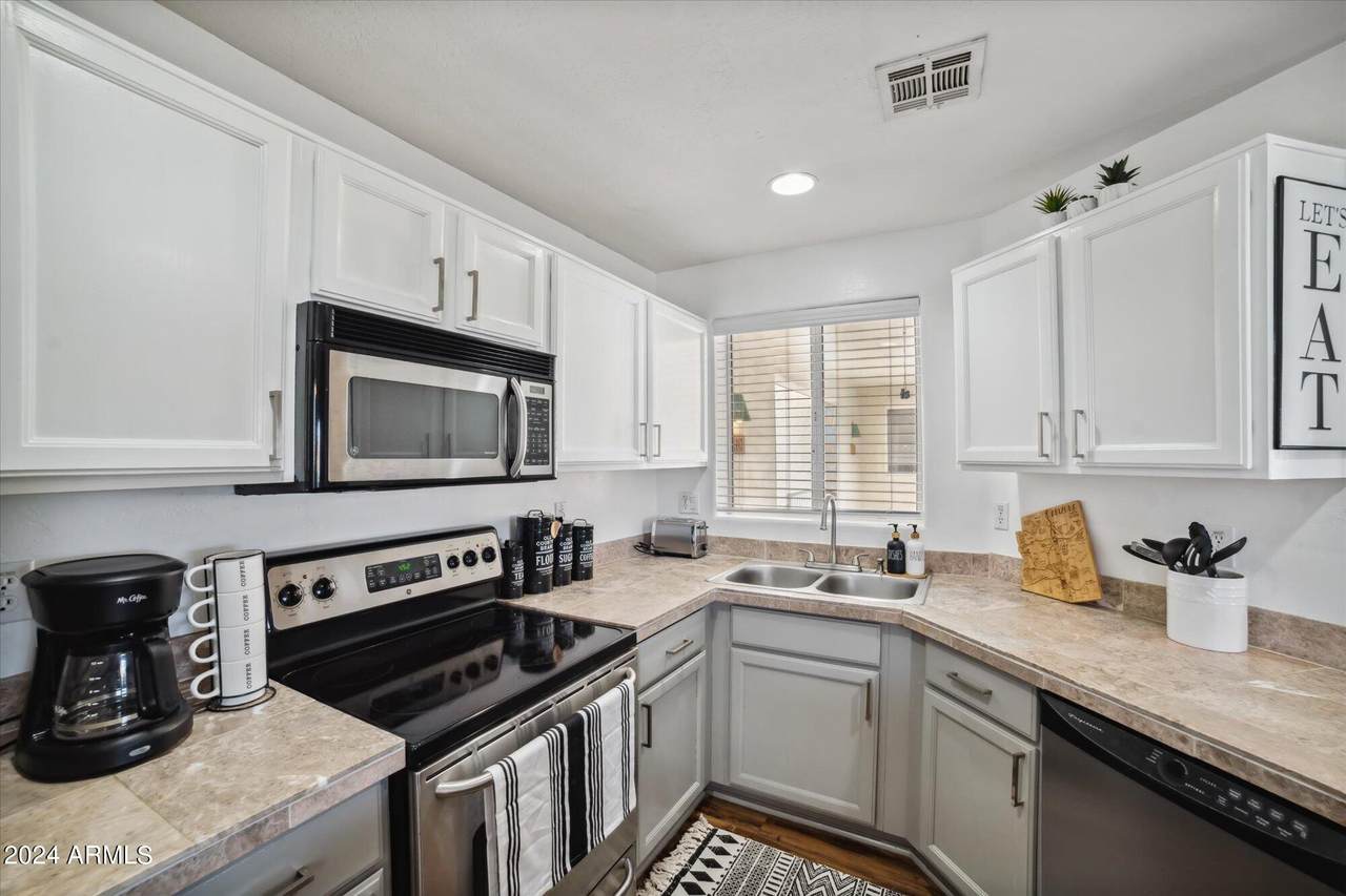 10401 52ND Street - Photo 1
