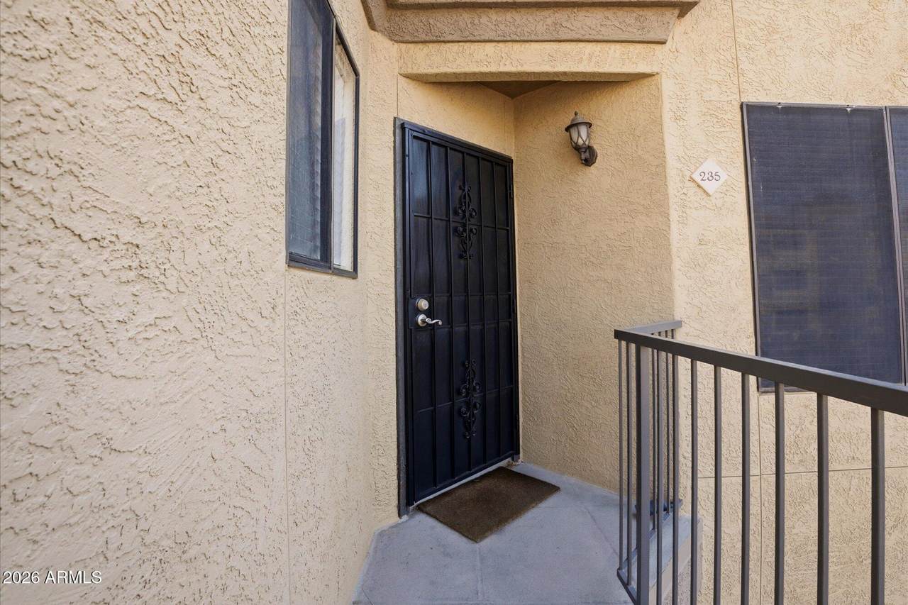 4925 Desert Cove Avenue - Photo 1