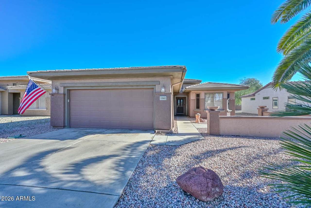 19963 Crescent Way - Photo 1
