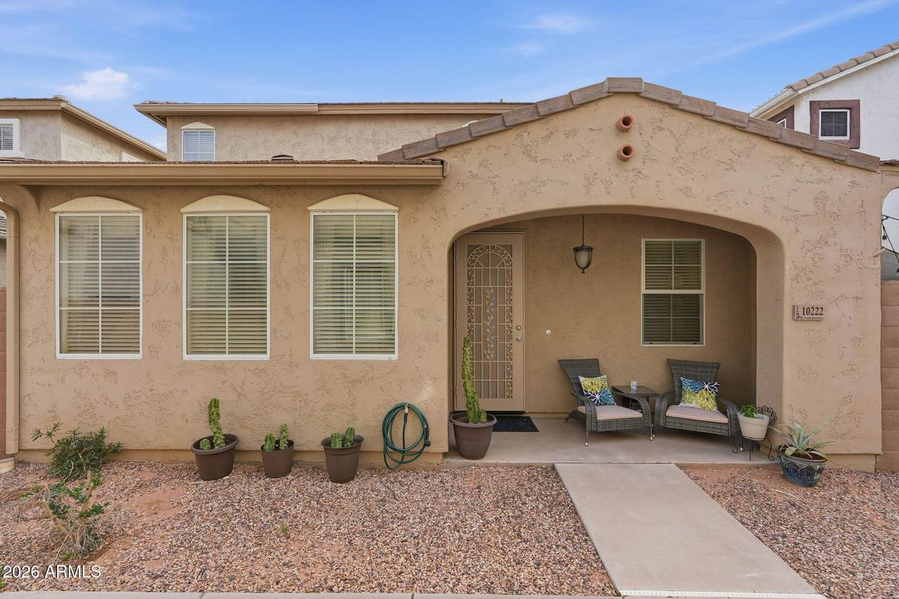 10222 Isleta Avenue - Photo 1