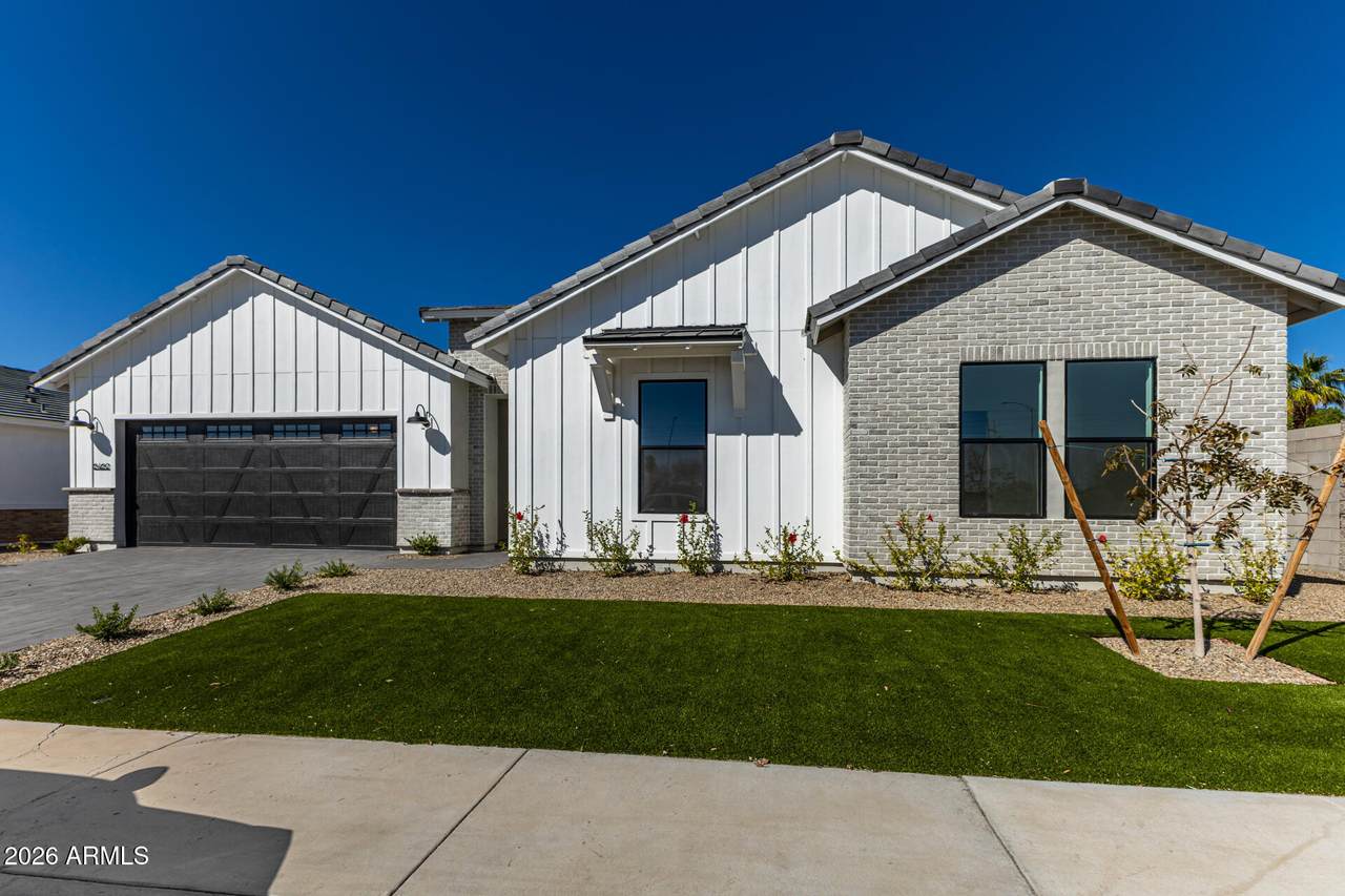6461 Oasis Circle - Photo 1