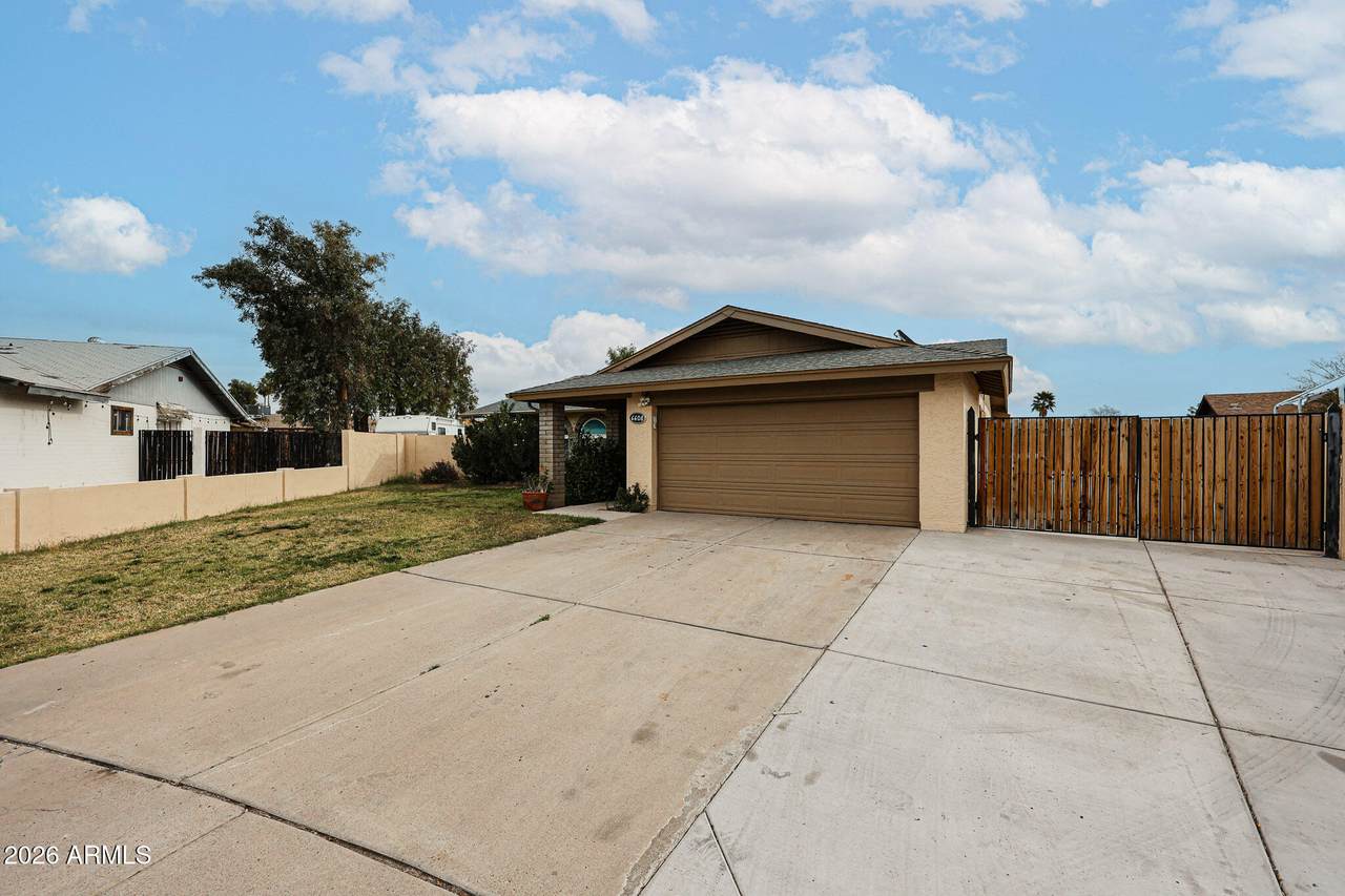 6608 Mercer Lane - Photo 1