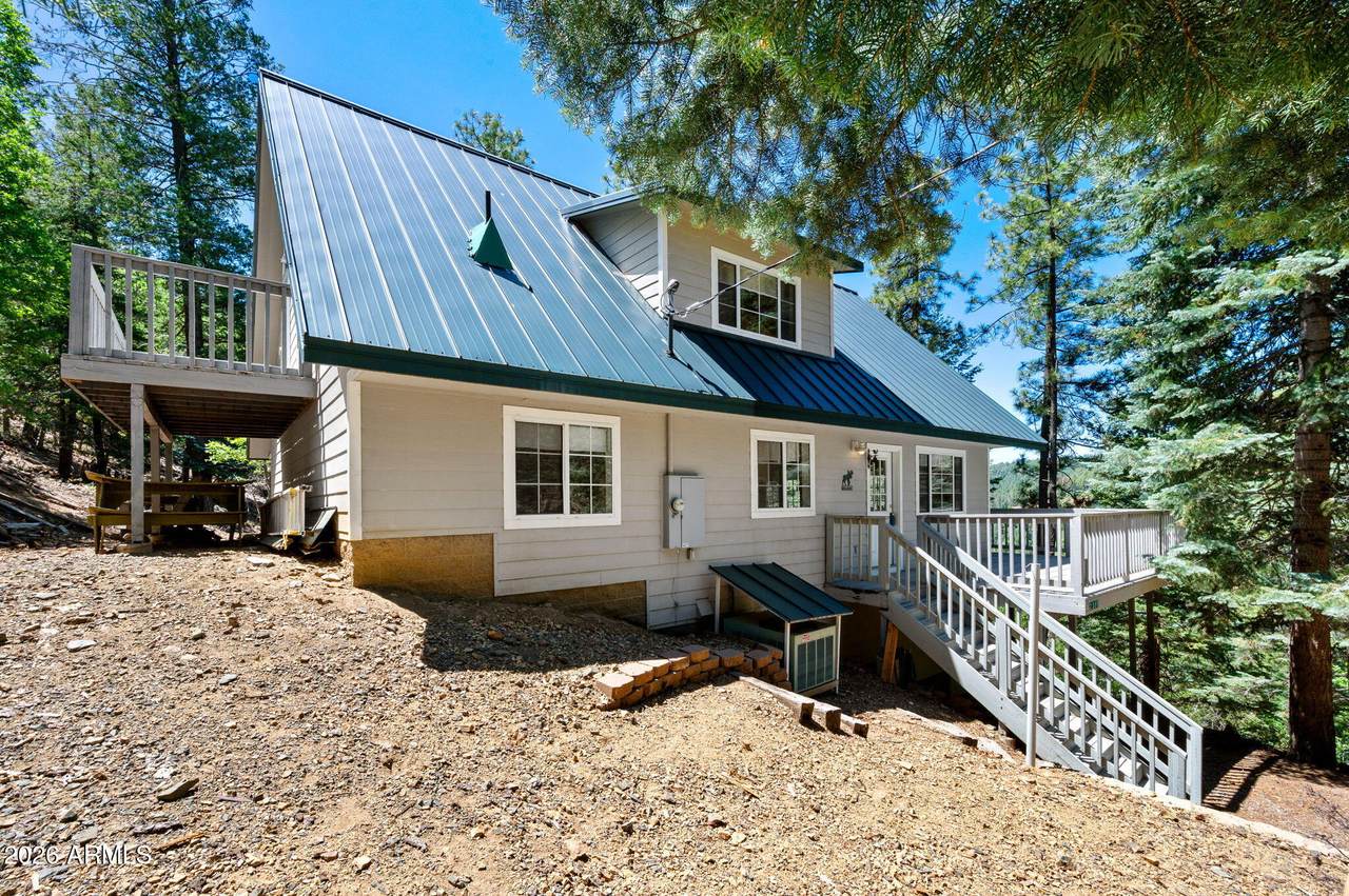 2380 Summit Avenue - Photo 1