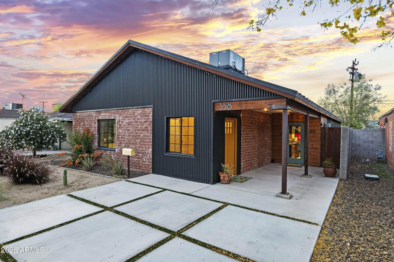 358 Whitton Avenue - Photo 1