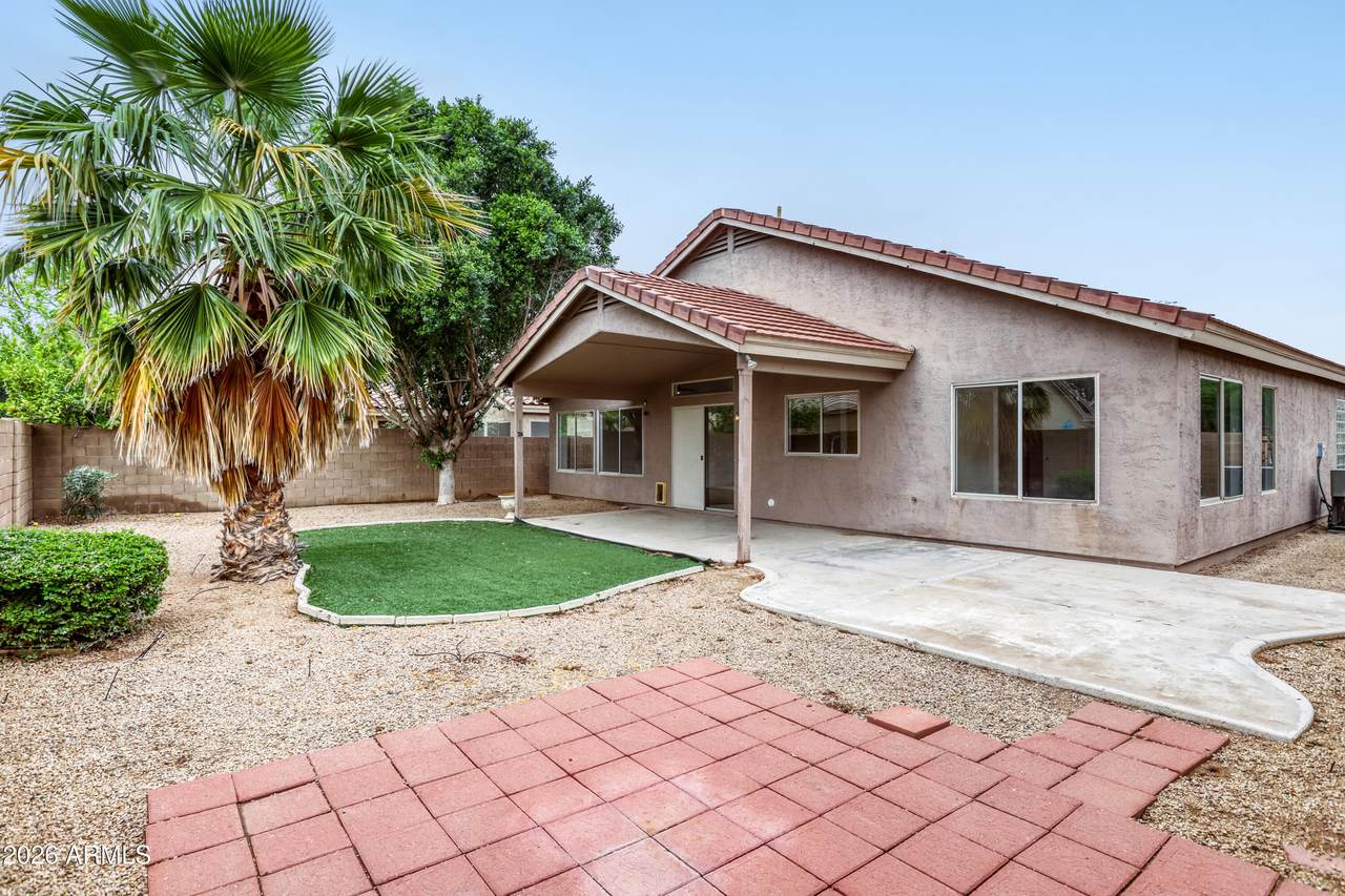 311 Laredo Avenue - Photo 1