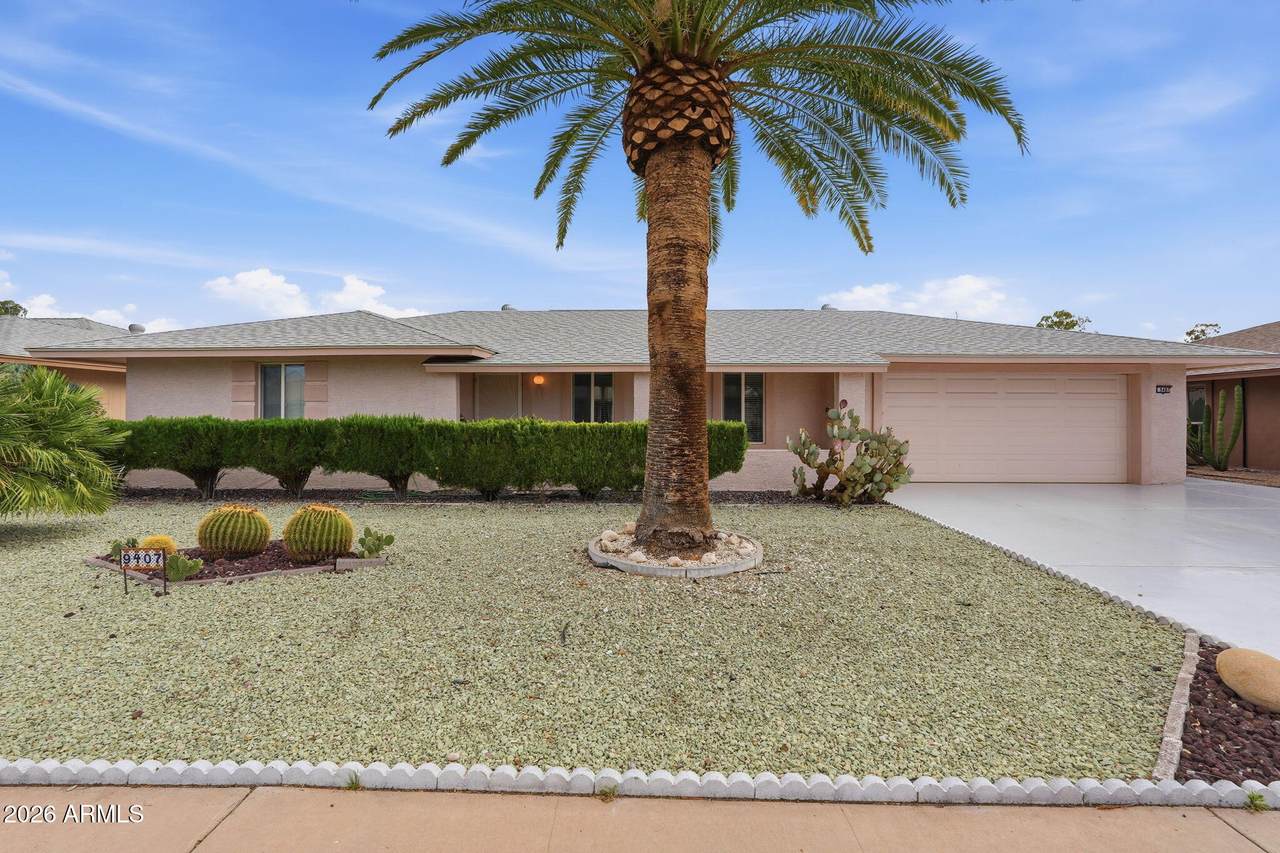 9407 Glen Oaks Circle - Photo 1