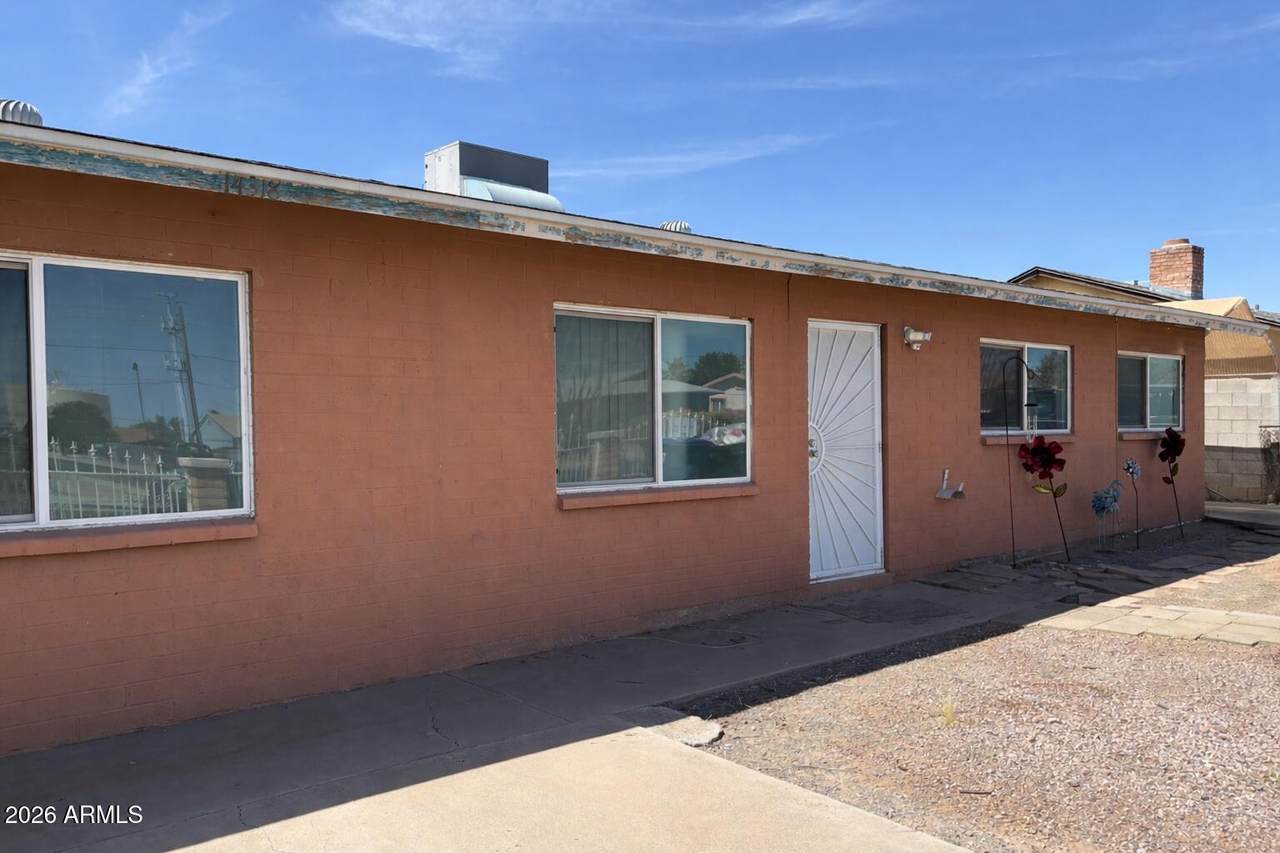 14318 1ST Avenue - Photo 1