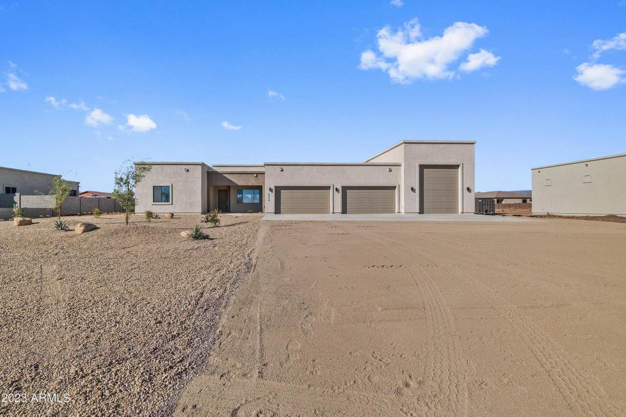 2534 Fernwood Drive - Photo 1