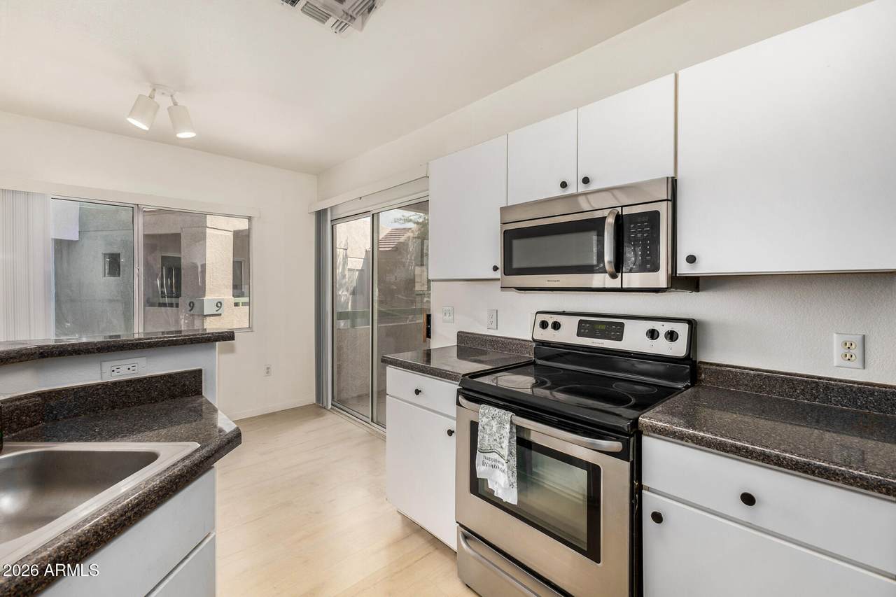 1295 Ash Street - Photo 1
