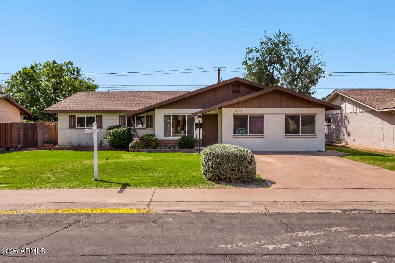233 Cairo Drive - Photo 1