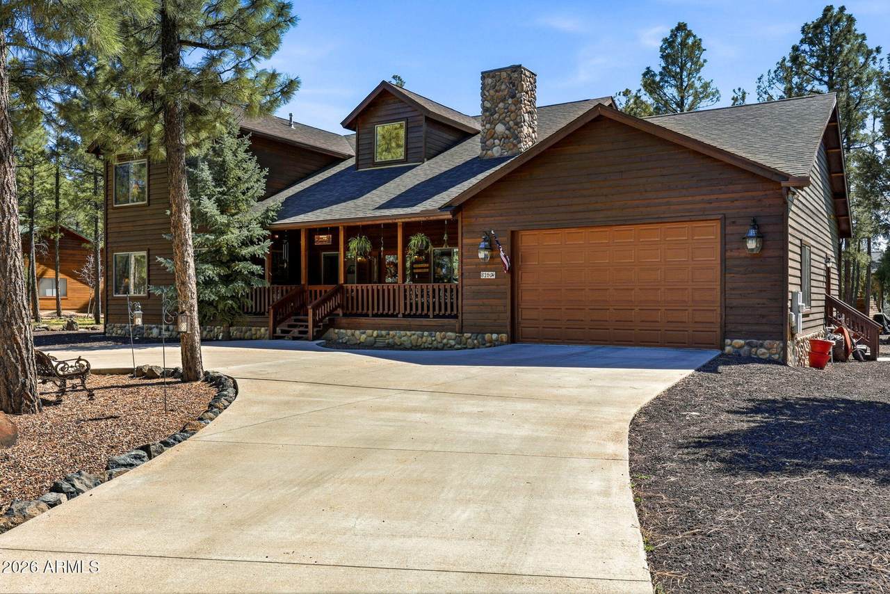 826 Pine Creek Circle - Photo 1