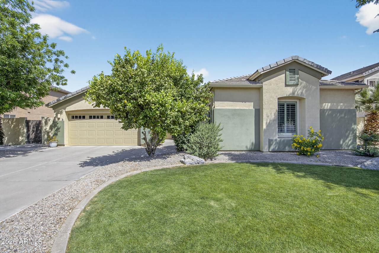 138 Mary Lane - Photo 1