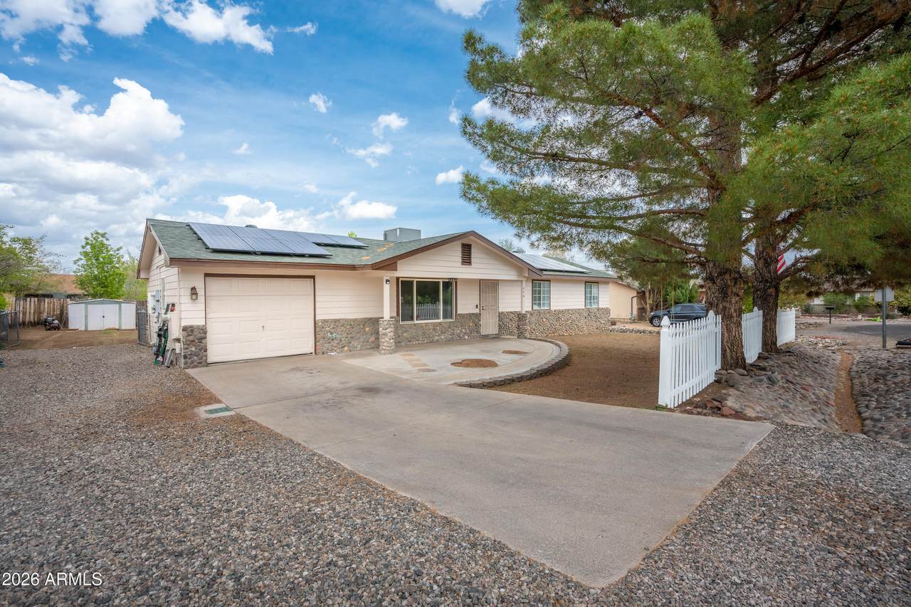 208 Whipple Drive - Photo 1