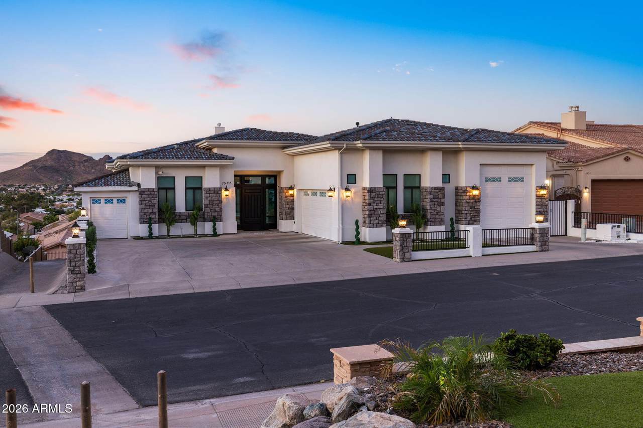 1527 Villa Maria Drive - Photo 1