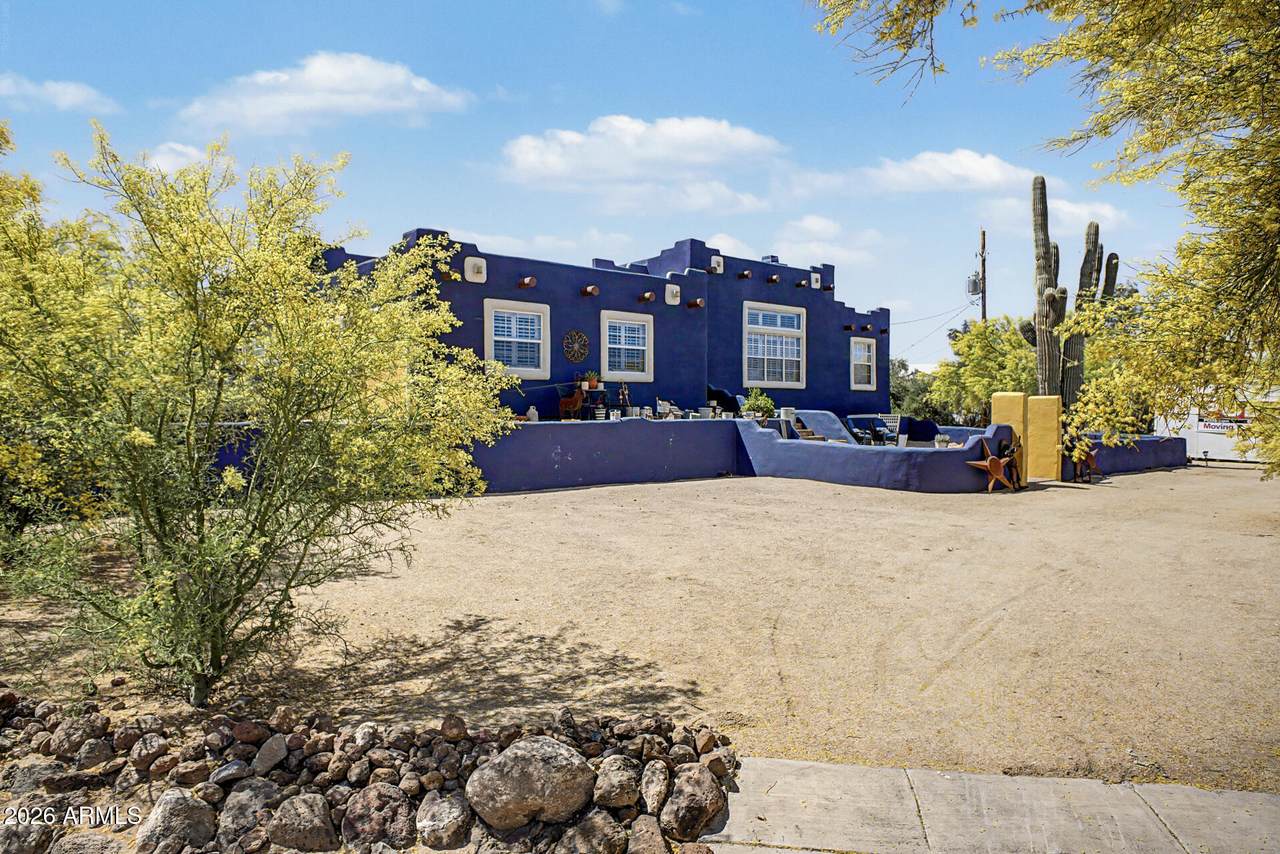 2027 Circle Mountain Road - Photo 1