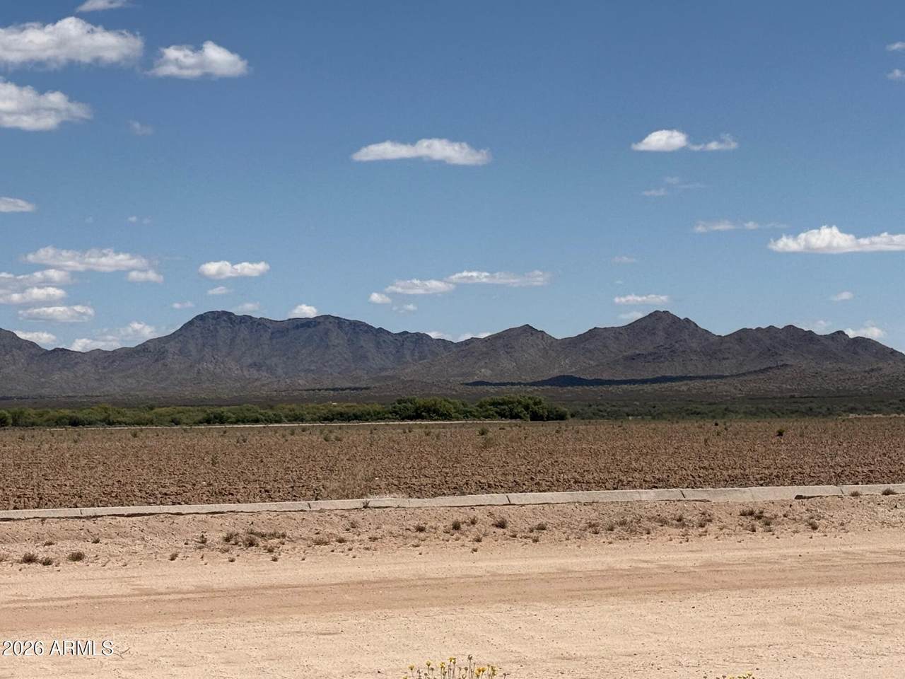https://bt-photos.global.ssl.fastly.net/armls/1280_boomver_1_7009744-2.jpg