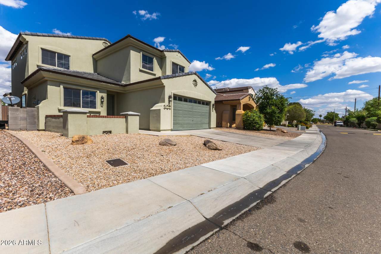 2338 Sierra Vista Drive - Photo 1