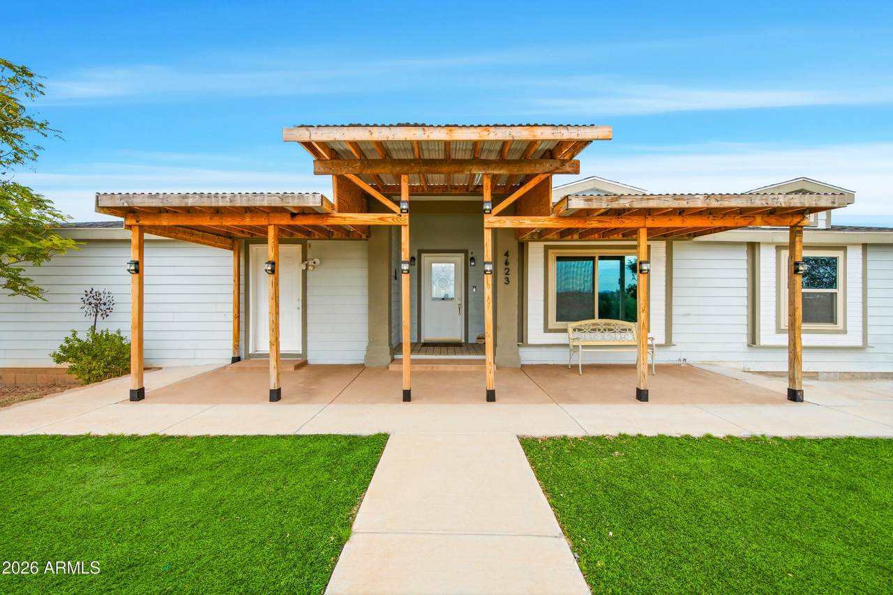 4623 333RD Avenue - Photo 1