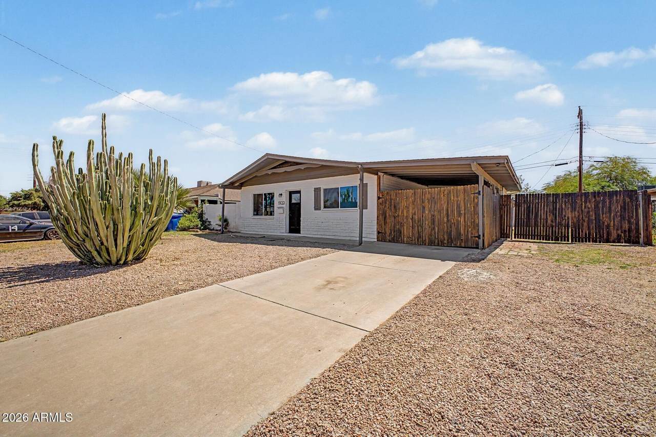 1423 6TH Street - Photo 1