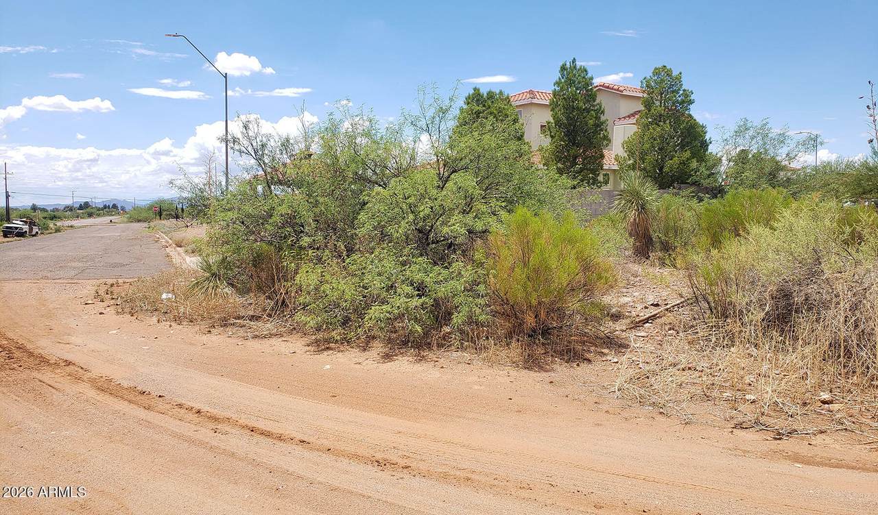 41XX Santa Fe Avenue - Photo 1