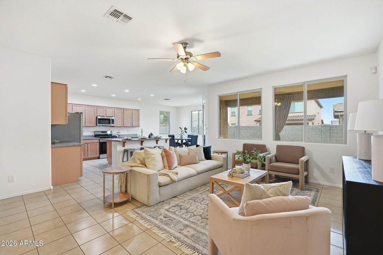 8106 42ND Avenue - Photo 1