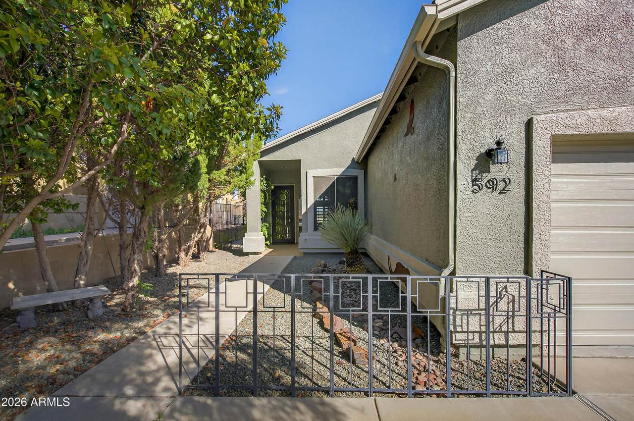 592 Saddle Creek Drive - Photo 1