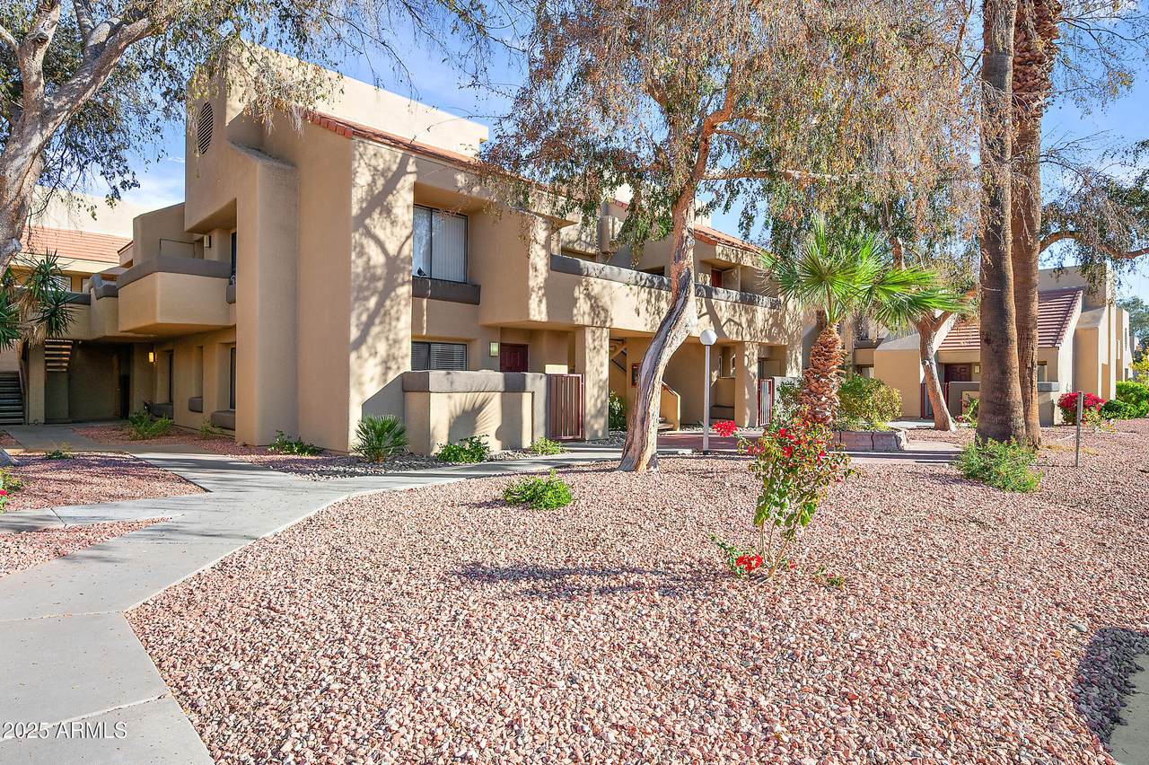 1432 Emerald Avenue - Photo 1