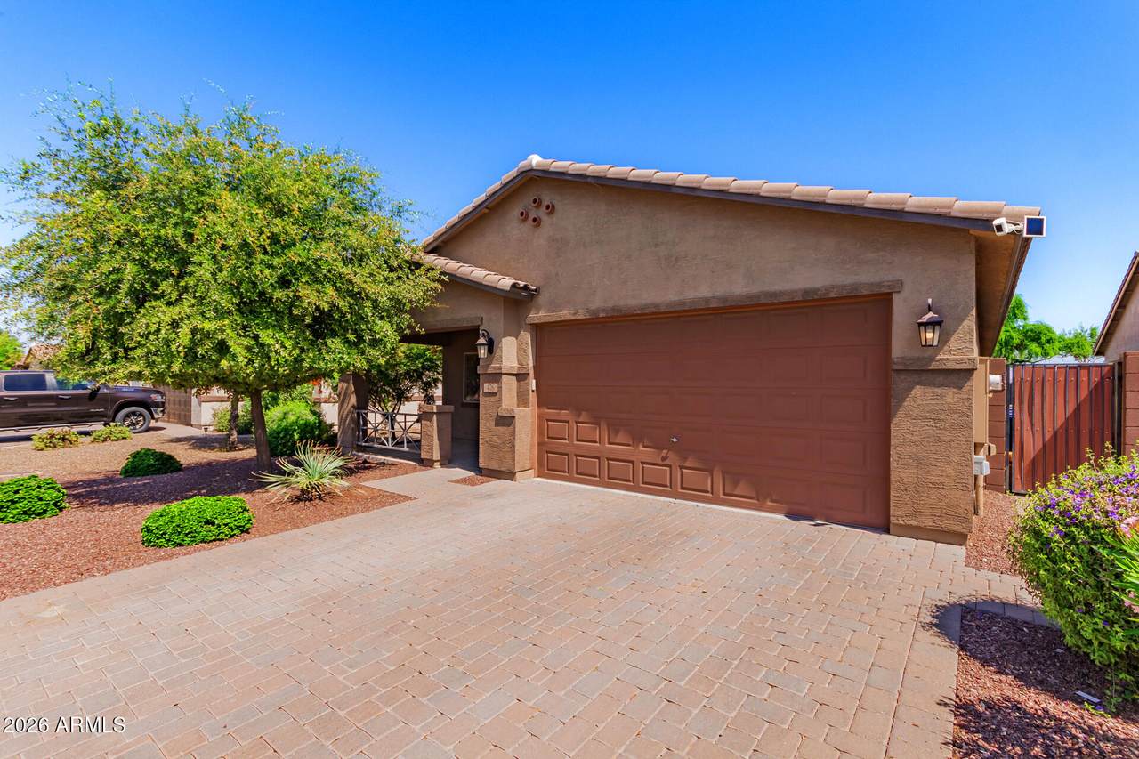 476 Honey Locust Avenue - Photo 1