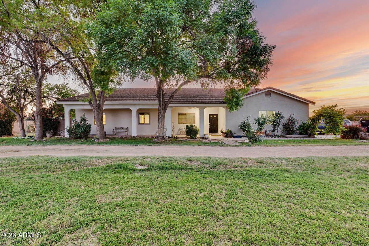 21654 158TH Street - Photo 1