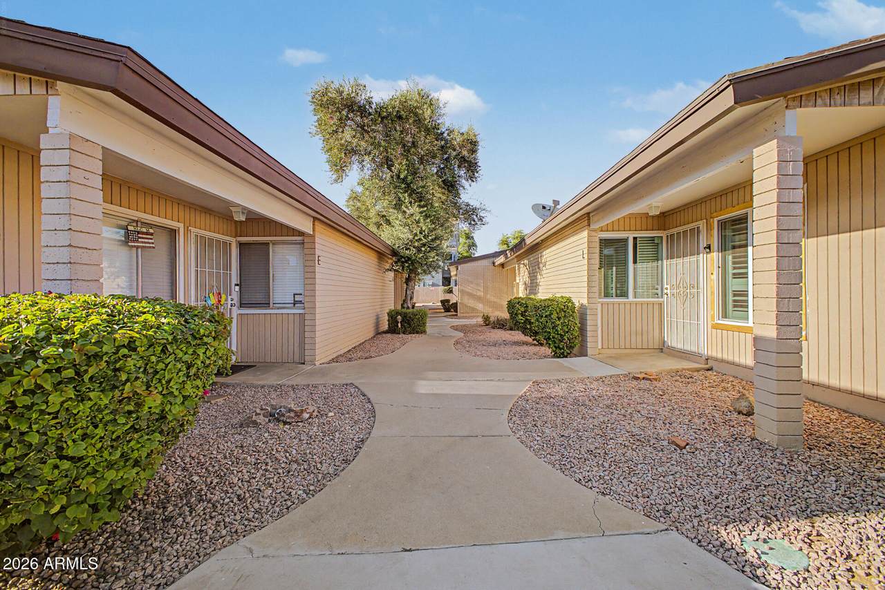 1622 Campbell Avenue - Photo 1