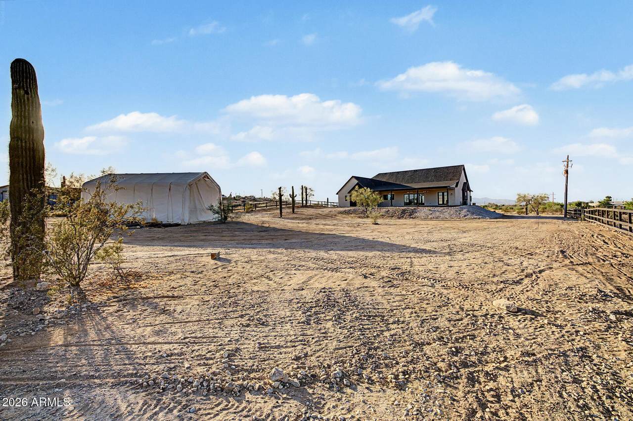 15606 Tuthill Road - Photo 1