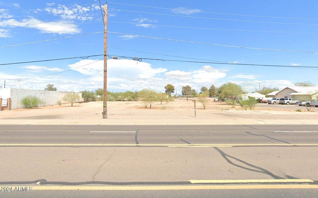 1045 Arizona Boulevard - Photo 1