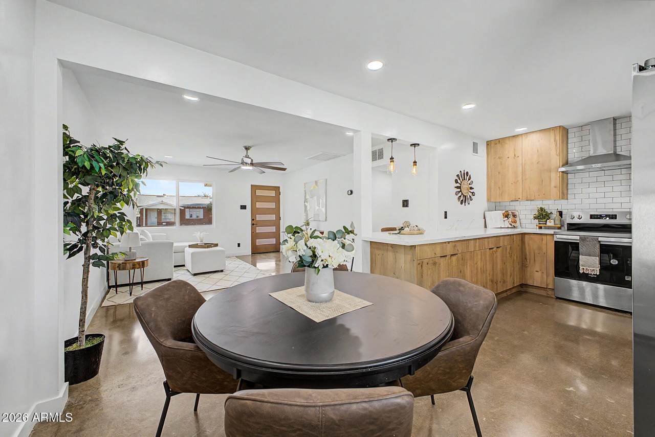 2130 Weldon Avenue - Photo 1