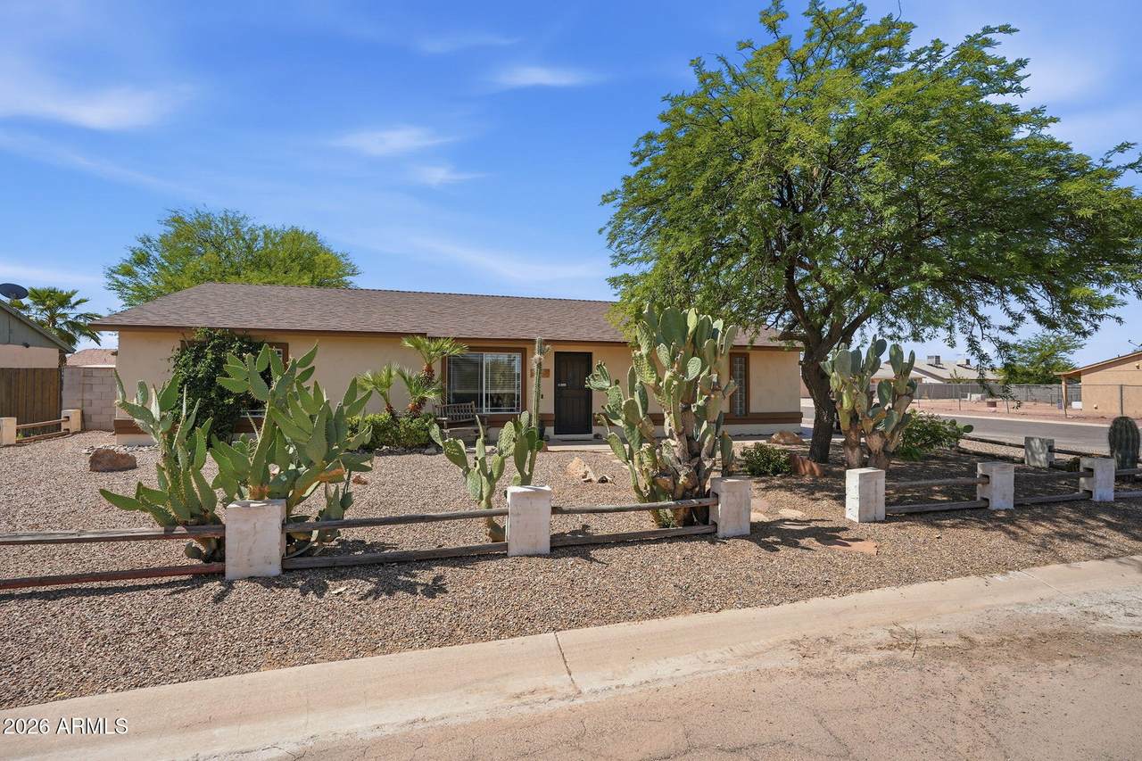 9989 Camelia Drive - Photo 1