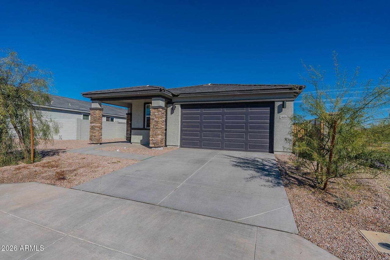 24606 Whyman Avenue - Photo 1