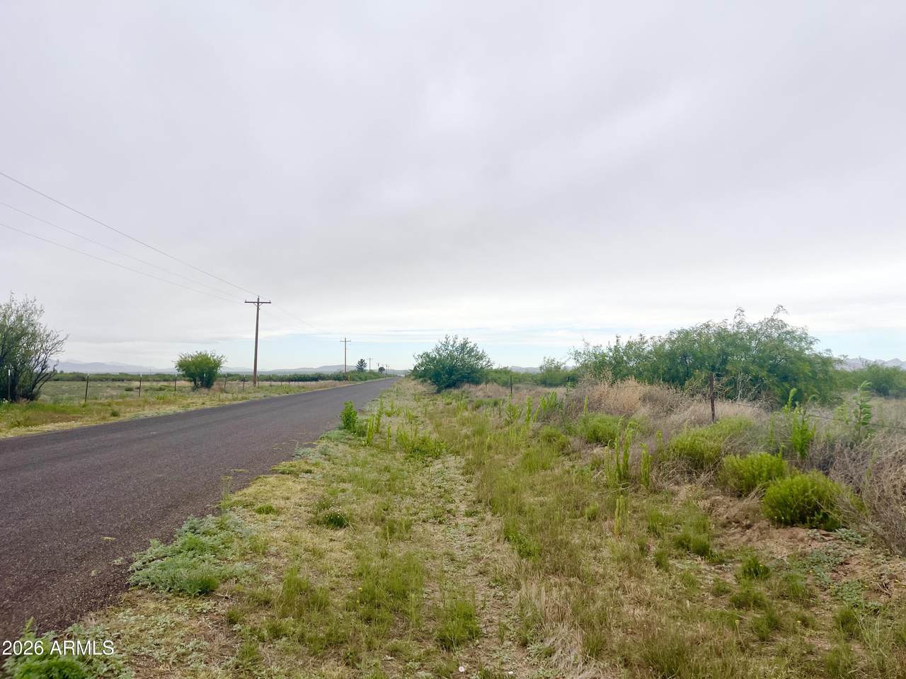 https://bt-photos.global.ssl.fastly.net/armls/1280_boomver_1_7021543-2.jpg