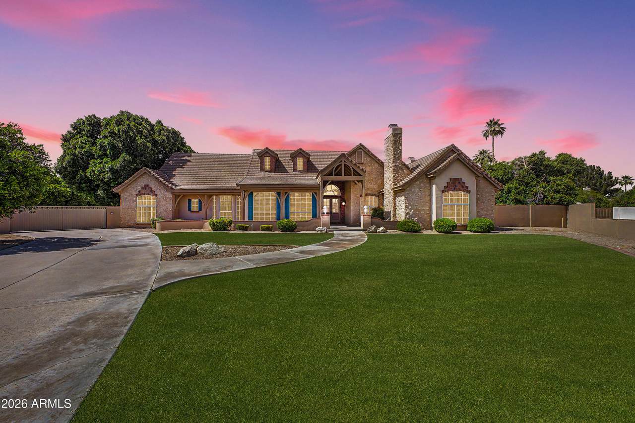 2264 39TH Circle - Photo 1